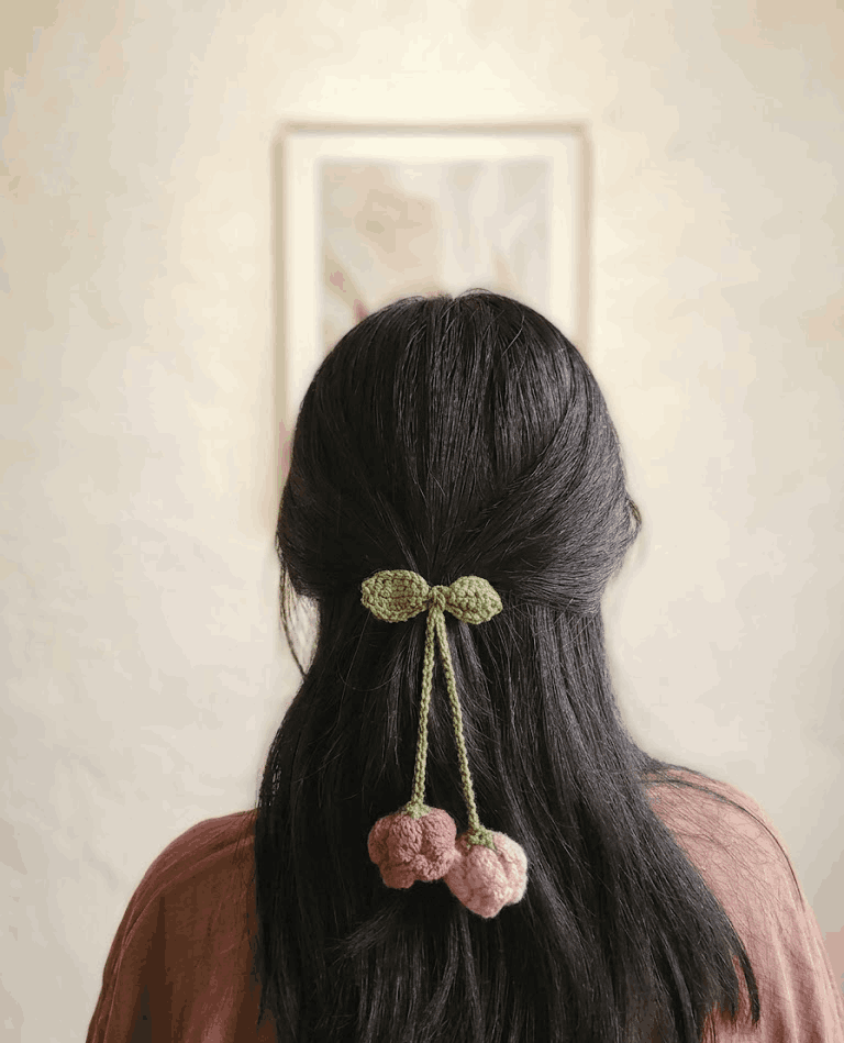 Lily of the Valley Charm Tie